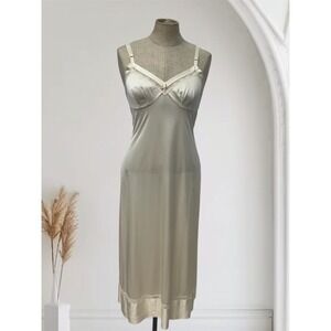 Vintage Lorraine Ivory Size S 32 F Lingerie Full Slip Dress Tricot Nylon Strappy